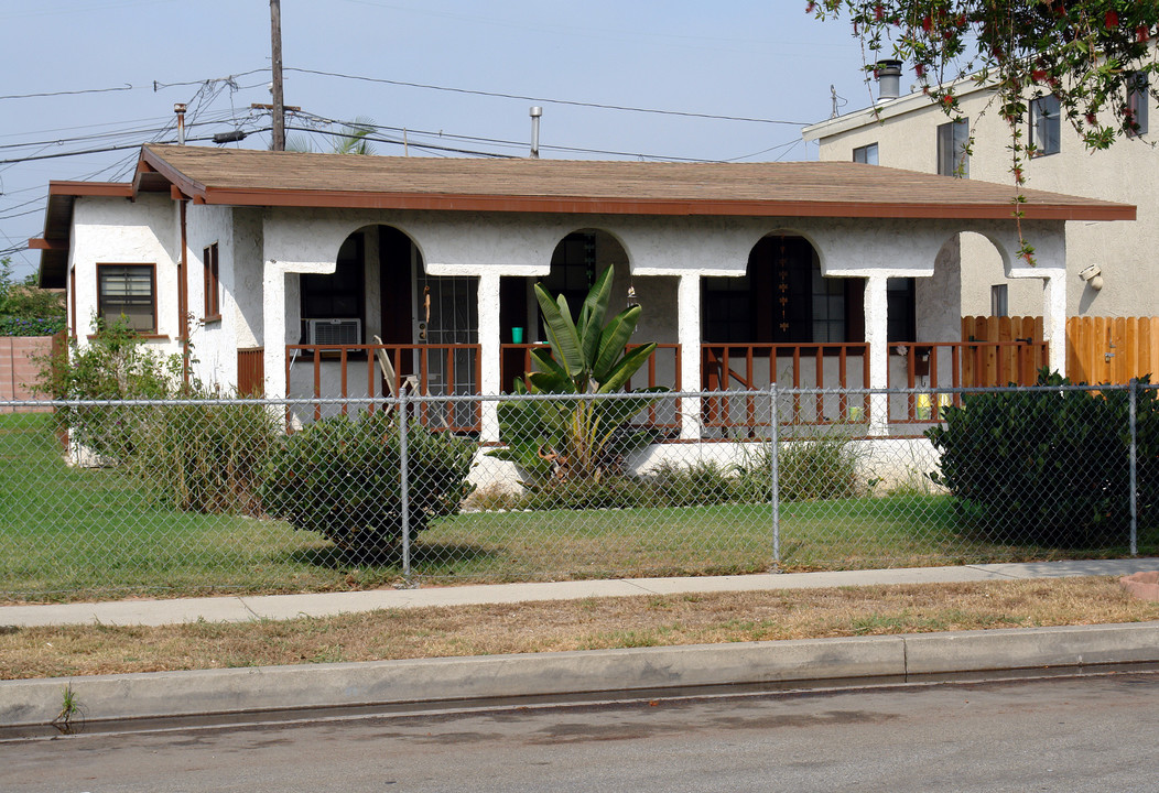 14419 Burin Ave in Hawthorne, CA - Foto de edificio