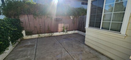 8820 Weatherly Ct in Elk Grove, CA - Building Photo - Building Photo
