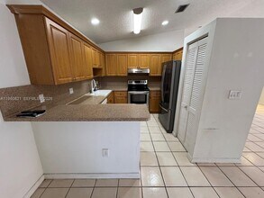 8273 NW 188th Terrace in Hialeah, FL - Building Photo - Building Photo