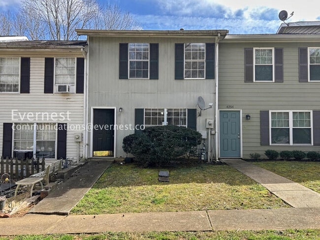 4256 Worth St in Acworth, GA - Foto de edificio - Building Photo