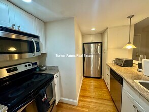317 Saint Paul St, Unit 5 in Brookline, MA - Building Photo - Building Photo