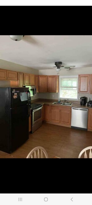 333 Chapman Dr in Amsterdam, NY - Building Photo