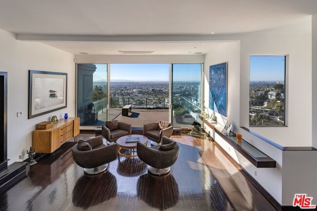 8580 Hillside Ave in Los Angeles, CA - Building Photo - Building Photo