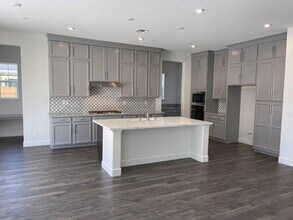 10463 Arnado St in Elk Grove, CA - Building Photo - Building Photo