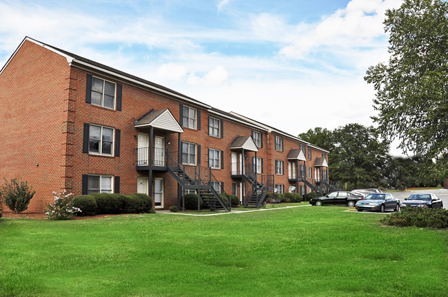 Chandler Heights in Statesboro, GA - Foto de edificio - Building Photo