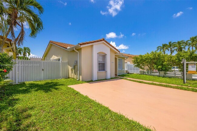 14208 SW 23rd St in Miami, FL - Building Photo - Building Photo