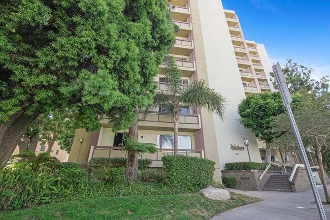 property at 321 S San Vicente Blvd