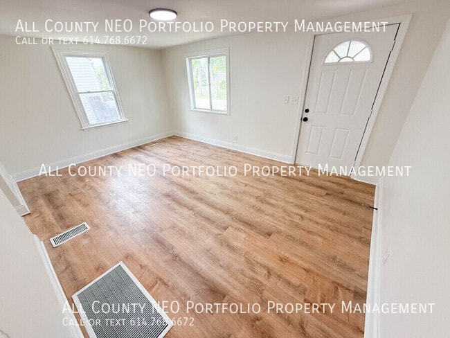 560 Trevitt St in Columbus, OH - Foto de edificio - Building Photo