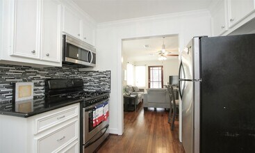 4331 Marina St, Unit B in Houston, TX - Building Photo - Building Photo