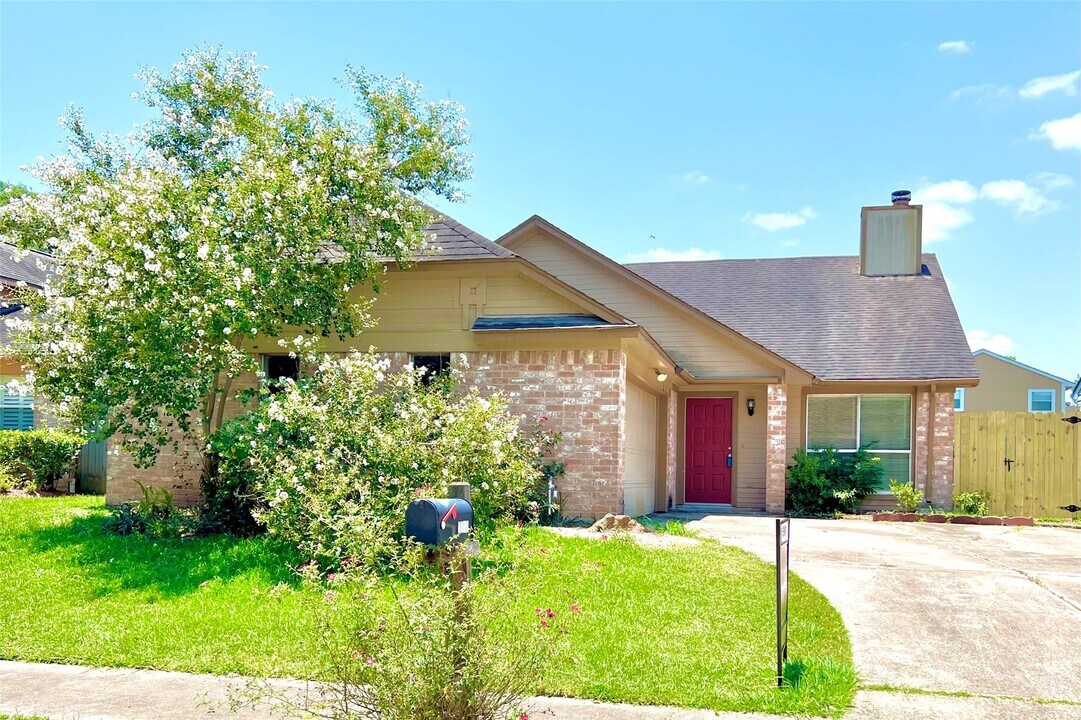 3511 Palm Grove Dr in Missouri City, TX - Foto de edificio