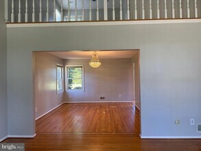 7 Robert Dr in West Windsor Township, NJ - Building Photo - Building Photo