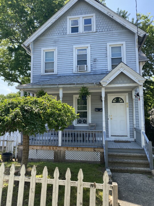 82 Davis St in New Haven, CT - Building Photo