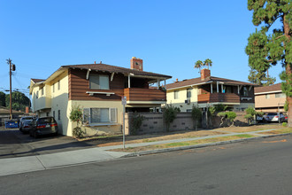 Kim Luxury Apartments in Garden Grove, CA - Foto de edificio - Building Photo