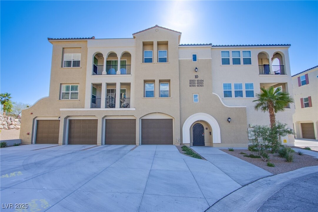 2555 Hampton Rd in Henderson, NV - Foto de edificio
