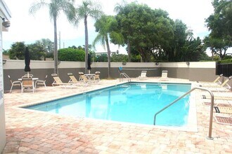 6663 Boca Pines Trl in Boca Raton, FL - Building Photo - Building Photo