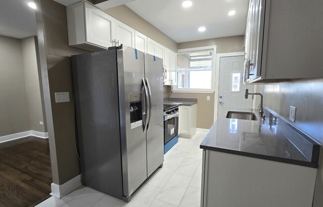 3051 N Austin Ave in Chicago, IL - Building Photo - Building Photo