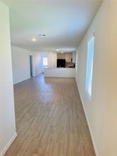 2210 Cyclone Dr in Lockhart, TX - Building Photo - Building Photo