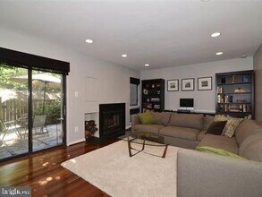 11019 Thrush Ridge Rd in Reston, VA - Building Photo - Building Photo