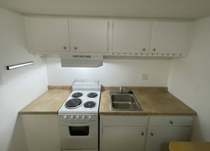 4800 Ocean Beach Blvd, Unit 102 in Cocoa Beach, FL - Building Photo - Building Photo