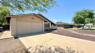 537 E Laguna Dr in Tempe, AZ - Building Photo - Building Photo