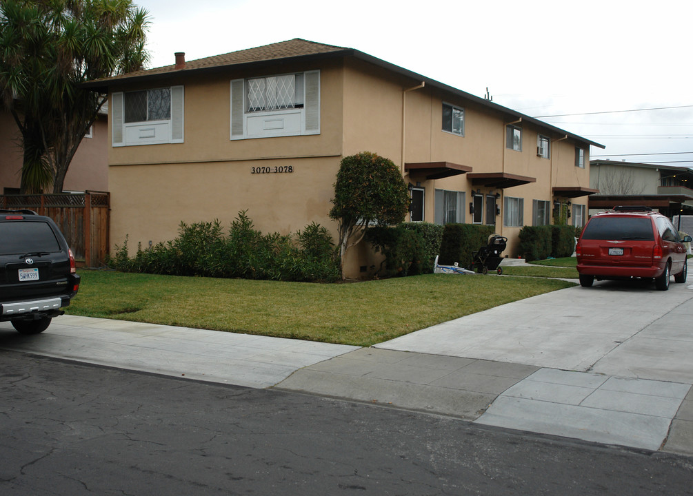 3070 Emerson St in Palo Alto, CA - Foto de edificio