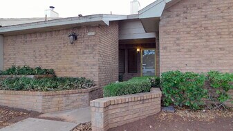 6814 Frankford Ave in Lubbock, TX - Building Photo