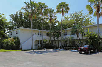 Wilton Place in Wilton Manors, FL - Building Photo - Building Photo