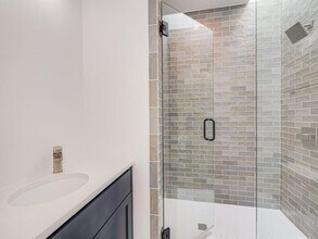 7004 Bennett Ave-Unit -Unit 2 in Austin, TX - Building Photo - Building Photo