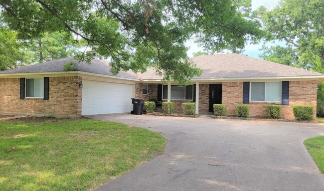 property at 4404 Parkridge Dr