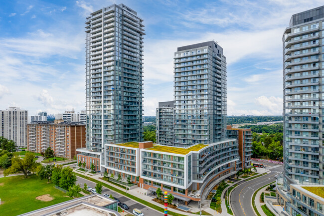 Fifth on the Park in Toronto, ON - Building Photo - Primary Photo