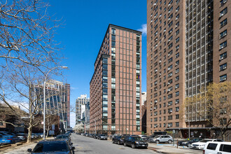 425 West 18th Street in New York, NY - Building Photo - Building Photo