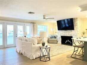 1004 SE 5th Ave in Crystal River, FL - Building Photo - Building Photo