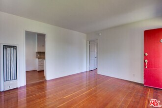 848 Marco Pl in Los Angeles, CA - Building Photo - Building Photo