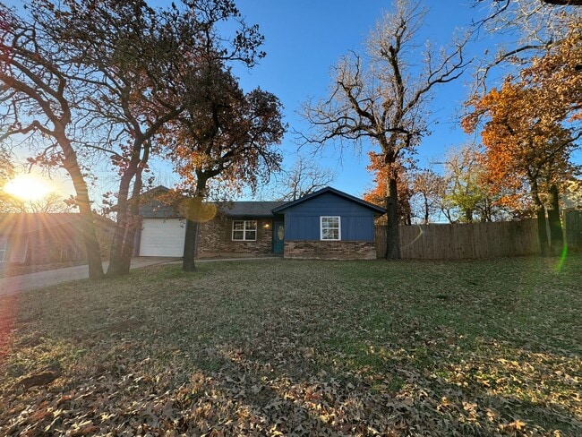 property at 3308 Gwendolyn Ln