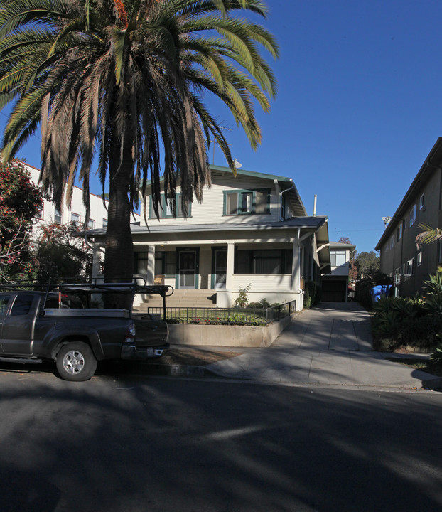 4431-4435 Ambrose Ave in Los Angeles, CA - Building Photo