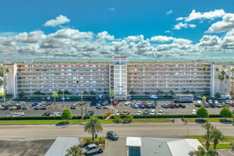 Shore Crest in South Pasadena, FL - Building Photo - Building Photo