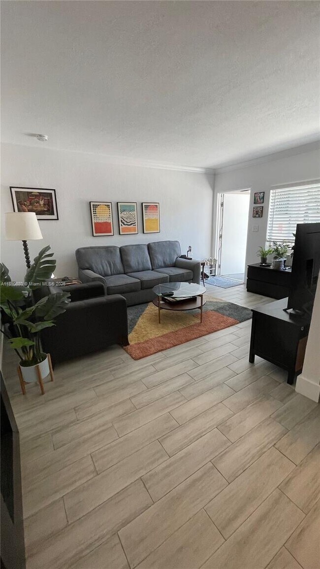 95 Edgewater Dr in Coral Gables, FL - Building Photo - Building Photo