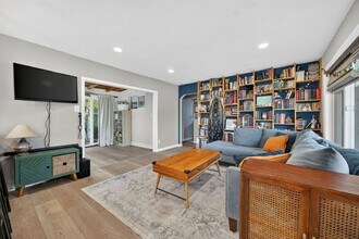 1467 Sunset Cliffs Blvd in San Diego, CA - Building Photo - Building Photo