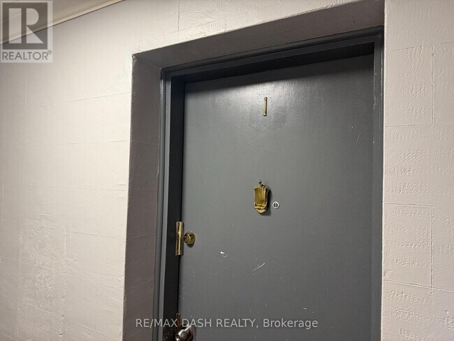 69 Old Mill Terrace in Toronto, ON - Building Photo - Building Photo