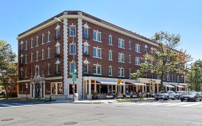 1020 Monroe St NW, Unit 406 in Washington, DC - Building Photo - Building Photo