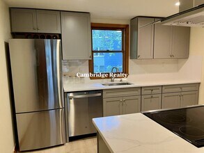 500 Green St, Unit 2 in Cambridge, MA - Building Photo - Building Photo