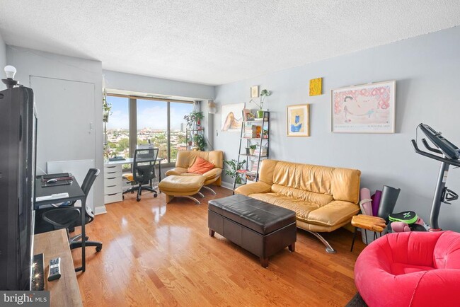 property at 2001 Hamilton St