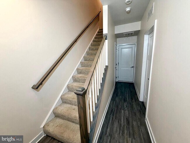 property at 4812 Crest View Dr