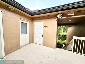 9955 Westview Dr in Coral Springs, FL - Building Photo - Building Photo