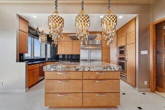 2001 Holcombe Blvd in Houston, TX - Building Photo - Building Photo