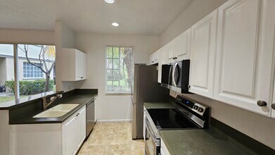 2022 Island Dr in West Palm Beach, FL - Building Photo - Building Photo