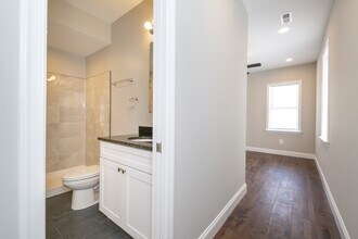 1 W Barney St in Baltimore, MD - Building Photo - Building Photo