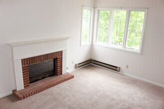9049 Westlake Dr, Unit Overlook Lakes Greendale in Greendale, WI - Building Photo - Building Photo