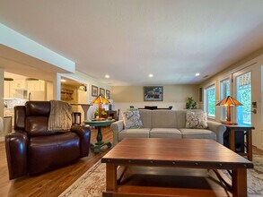 3080 W Sequim Bay Rd in Sequim, WA - Building Photo - Building Photo