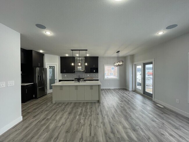 547 Kalra St. in Saskatoon, SK - Building Photo - Building Photo